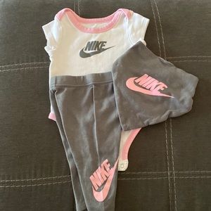 Nike 6 month girls 3 piece set